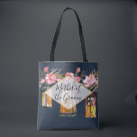 Rustic Lanternes Blue Coral Mor i Groom Tygkasse<br><div class="desc">Denna romantik och chic till väskan är perfekt för mor i rummen. Tote-väskan har vattenfärgade, rosa lyktor och elegant koral, ro guld och persikofärgade blommigtar på en marin blå bakgrund. Enkel att anpassa sig till mor i namn, och färg är också anpassade. Den här väskan är perfekt för den rotiska...</div>