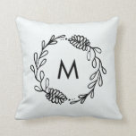 Rustic Laurel Farmhouse Pinecone Monogrammed Kudde<br><div class="desc">Rustic Laurel Farmhouse Pinecone Monogrammed Dekorativ kudde med en naturlig bakgrund för brännskador. En underbar hyttkontakt för din helgdag och vintern.</div>