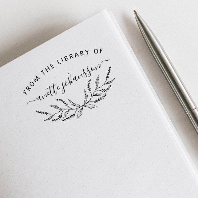 Rustic Lavender Handskriftlig Anpassningsbar Bibli Stämpel (Rustic Lavender Handwritten Custom Library Books Rubber Stamp)