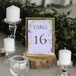 Rustic Lavender Sage WildblommLavender Bröllop Bordsnummer<br><div class="desc">Vi presenterar vårt gedigna bröllopsprogram, som är utformat för att fånga ditt speciella dygns innersta väsen med sin fantastiska utformning. Bild är en mjuk lavender-bakgrund, som anger en seren och romantisk ton för firande. Utformningen är adorberad med en delikat ram av de eteriska vilda blommorna i skuggor av lila, lavender,...</div>