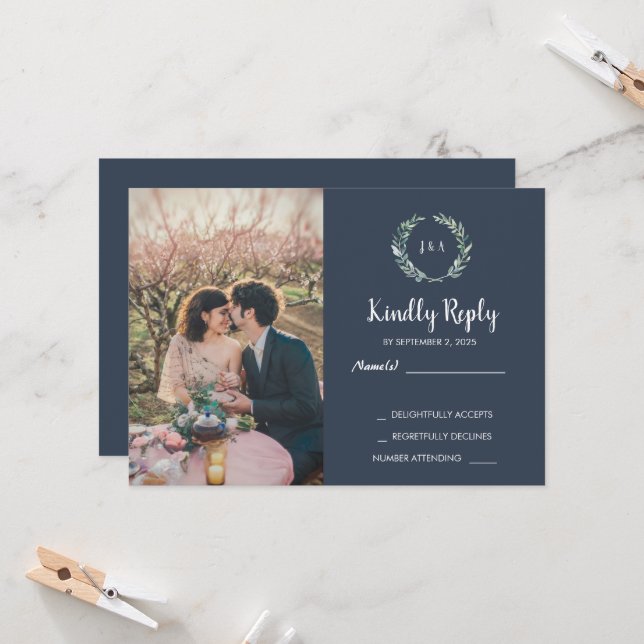 Rustic leaves on wood monogram photo RSVP Wedding Inbjudningar (Fram/Back In Situ)