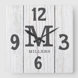 Rustic Light Wood Family Namn Monogram Farmhouse Fyrkantig Klocka