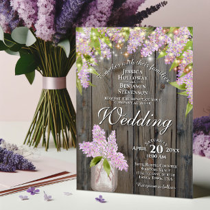 Rustic Lilacs med Ljus på Barn Wood Bröllop Inbjudningar