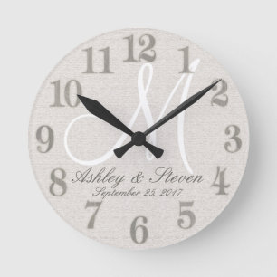 Rustic Linen med vitt monogram Rund Klocka