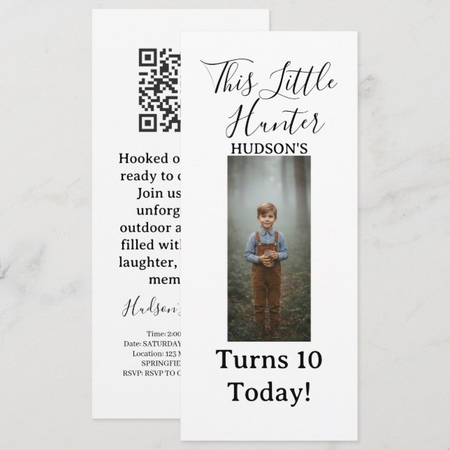 Rustic Little Hunter Photo Boy Birthday Invitation Inbjudningar (Fram/baksida)