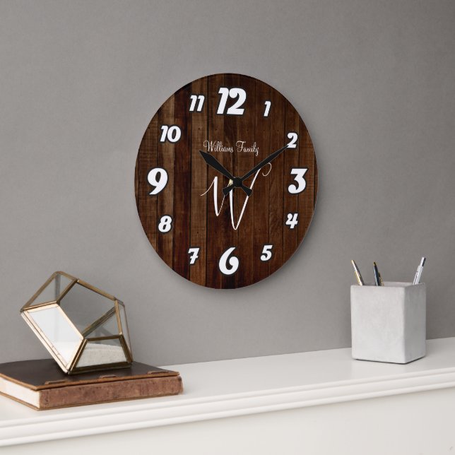 Rustic Mörk Brown Wood Family Namn Monogrammed Lar Stor Klocka (Kontor)