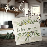 Rustic Olive & Grenar Bella Cucina Kakelplatta<br><div class="desc">Bella Cucina Rustic Vattencolor-olivbuquet i grenar & löv. Blanda och matcha med andra plattor i samma koordinerande tema för att skapa perfektens utseende. 100 % kundtillfredsställelse med "Zazzle" varje dag.</div>
