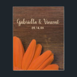Rustic Orange Daisy Land Barn Bröllop Keepsaké Trätavla<br><div class="desc">Skapa en varaktig keepsakipgift för den nya bruden och brudgummen när du anpassar den charmerande Rustic Orange Daisy Land Barn Bröllop Trätavla. Den här avslappnaden har ännu en klassad anpassningsbar på lantgården eller kanvastrycket av virke från ranchtemat med en blommigt av en blommar av blommor från orange med grovskare daisy...</div>