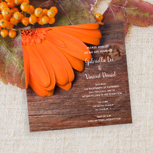 Rustic Orange Daisy och Barn Wood Landsbyggsbröllo Inbjudningar