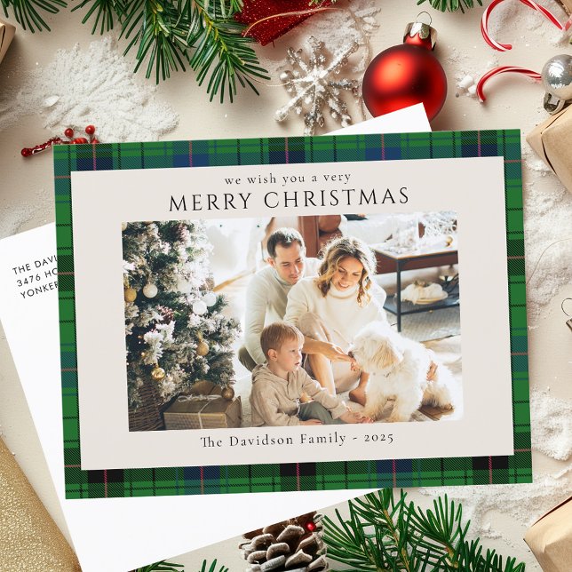 Rustic Play Family Photo Anpassningsbar Tartan-jul Helg Vykort (Rustic Plaid Family Photo Custom Tartan Christmas Holiday Postcard)