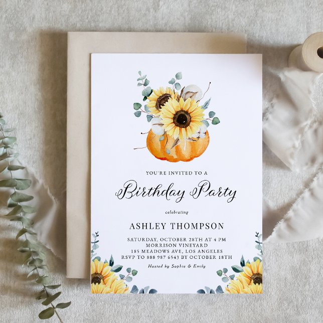 Rustic Pumpkin med Födelsedagsfesten Solblommor Fa Inbjudningar (Customizable fall birthday party invitation featuring watercolor pumpkin, sunflowers and greenery.)