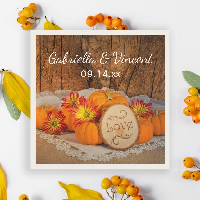 Rustic Pumpkins Fall Barn Bröllop Pappersservett (Set the tables at your Autumn marriage reception with the Rustic Pumpkins Fall Wedding Napkins.)
