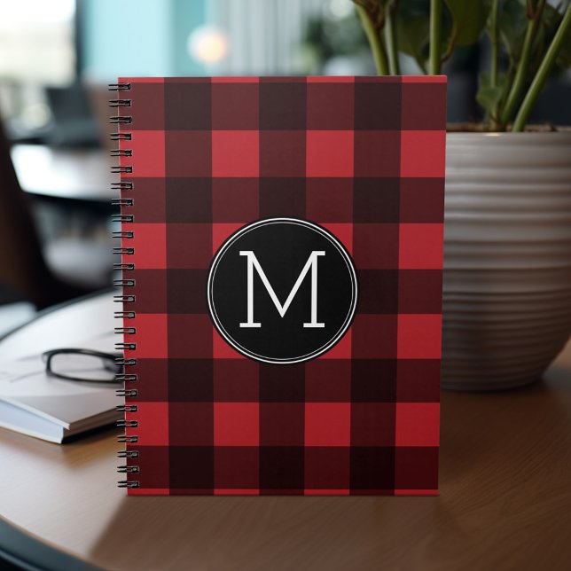 Rustic Red & Black Buffalo Play Mönster Monogram Anteckningsbok (Personalized notebook - add name and custom text)