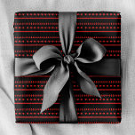 Rustic Red Heart Romantic Scandi Presentpapper<br><div class="desc">Ett romantiskt rött hjärta på en svart bakgrund.</div>