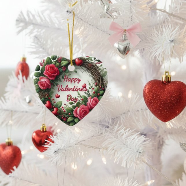 Rustic Ro Valentine Day Hjärtformade Ornament (Decorate your holiday tree with pretty heart shaped Valentine's Day ornament. A thoughtful gift )