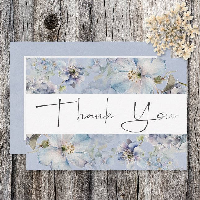 Rustic Romantic Dusty Blue & White Blommigt Bröllo Tack Kort (Skapare uppladdad)