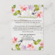 Rustic Rosa Blommigtar på vita trädbeläggningar