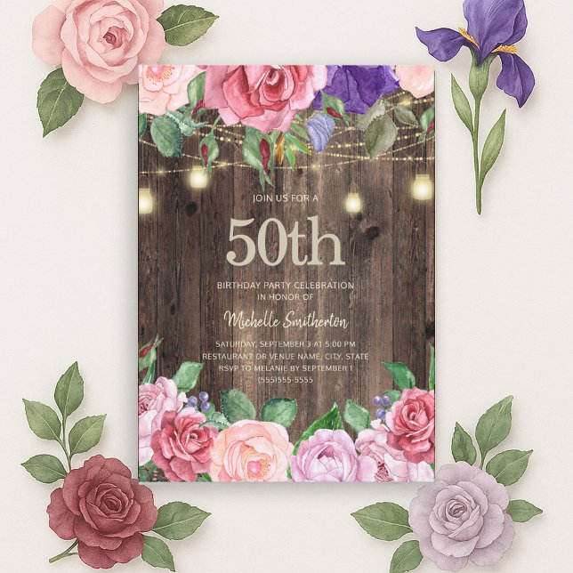 Rustic Rosa Lila blommor String Ljus 50:e Inbjudningar (Pink and purple watercolor floral and string lights on rustic wood 50th birthday party invitation)