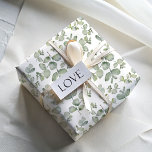 Rustic Sage Grönt Eucalyputus Watercolor Presentpapper<br><div class="desc">Bygg upp den rustiska enkelhetens charm med vår eukalyptus-design och visa små löv som delikataktigt är handdragna och målade i vattenfärg. Detta sömlösa mönster skryter med en upprepning i flera riktningar, som ger en dynamisk visuell dragningskraft. Varje lakan av presentfigursättningen har en unik som garanterar mångsidighet för alla tillfälle, oavsett...</div>
