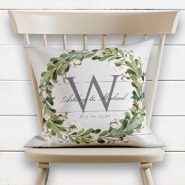 Rustic Shiplap Wandeene Monogram Bröllop Keepsak Kudde