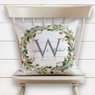 Rustic Shiplap Wandeene Monogram Bröllop Keepsak Kudde