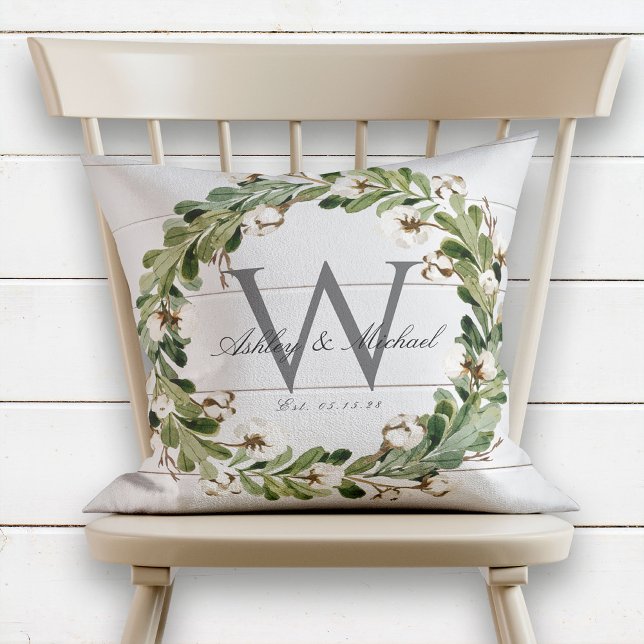 Rustic Shiplap Wandeene Monogram Bröllop Keepsak Kudde (Skapare uppladdad)