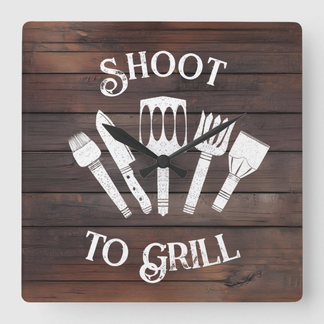 Rustic "Shoot to Grill" - Lustigt BBQ-gift Fyrkantig Klocka (Framsida)