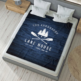 Rustic Sjö House Boat Oars Träd Blue Wood Print Fleecefilt