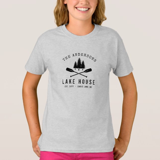 Rustic Sjö House Boat Oars Träd Family Namn T Shirt (Framsida)