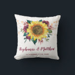 Rustic Solblommor Blommigten Ljus Bröllop Kudde<br><div class="desc">Den här kudden har solblommor med vattenfärg,  ro och ljus. Anpassa den med namn och datum. Denna kudde ingår i en samling som omfattar matchande bröllop-papper och -gåvor. Besök vår butik eller våra insamlingssidor för att se det produktsortiment som du kan anpassa till bröllop.</div>