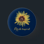 Rustic Solros Bridesmaid Button Knapp<br><div class="desc">Dessa rustiska solrosknappar ger en perfekt till dina brigader</div>
