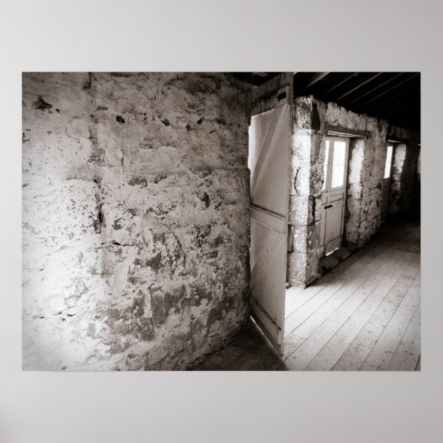 Rustic stenvägg med öppen dörr poster (Framsidan)