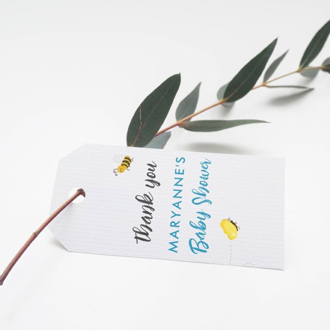 Rustic Stork med Bee & Butterfly Boy Shower Presentetikett (Cute rustic stork, bee and butterfly baby shower for boy gift tag.)