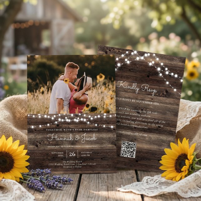 Rustic String Light Barn Wood QR Code OSA Bröllop Inbjudningar (Skapare uppladdad)