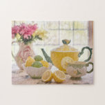 Rustic Summer Tea Party Pussel<br><div class="desc">Tea party lever fortfarande med vilda blommor i keramisk jug,  keramiska teset med citroner och limpor på bord med ljusströmning in från bakgrundsfönstret.</div>