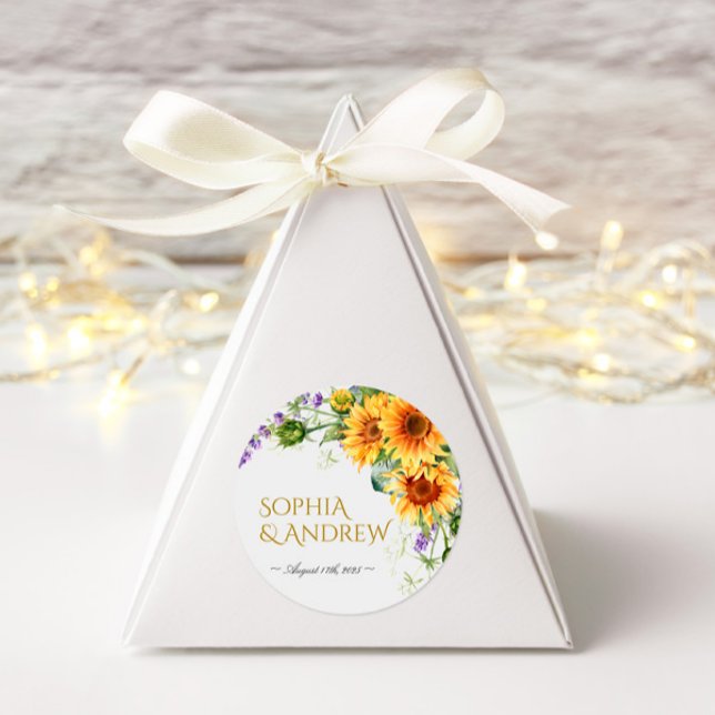 Rustic Sunblommor & Lavander Bröllop Round Sticker Runt Klistermärke (Skapare uppladdad)
