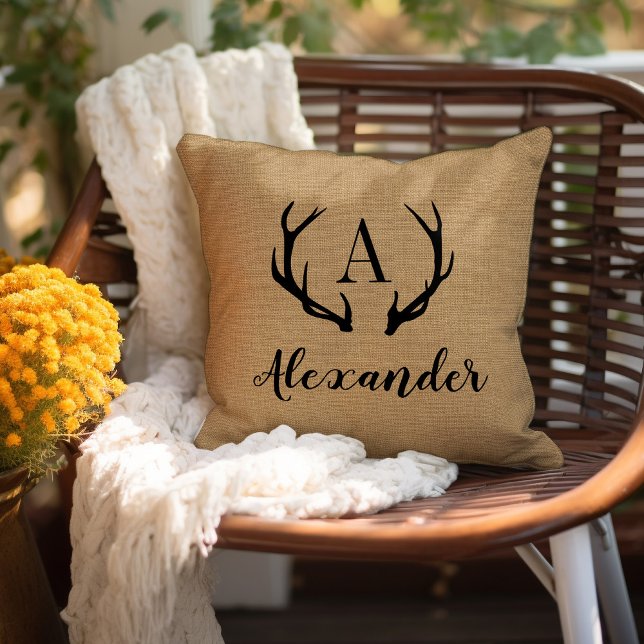 Rustic Tan Antler Monogram Dekorativ kudde (Skapare uppladdad)
