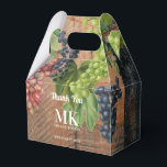 Rustic Vineyard Wood & Grapes Monogram Bröllop Presentaskar<br><div class="desc">En vacker kombination av rustiskt trä struktur, vintage druvor och grapevine och ett elegant monogram. Perfekt design för land, vinodling eller vin-entusiaster. Perfekt födelsedagspresent, party-dekor, hemdekaler, kontorskontorskontorsmateriel, Julklapp eller gåva till något annat särskilt tillfälle. Besök vår butik för att visa hela vår samling. Anpassa texten och gör den till en...</div>