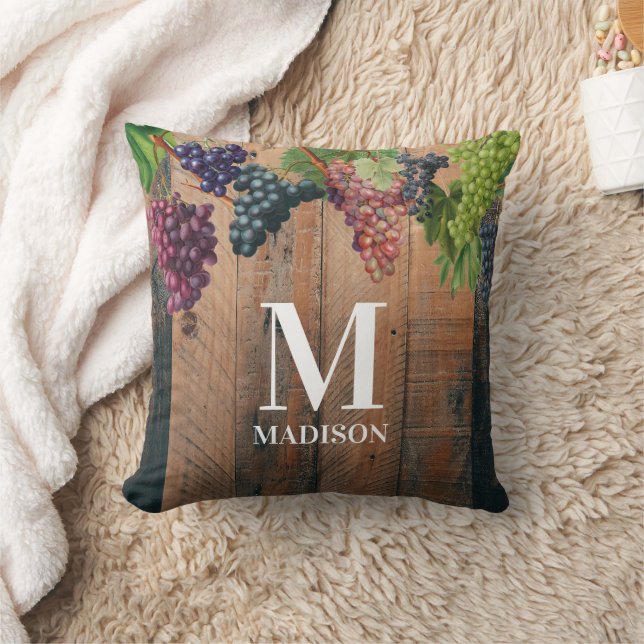 Rustic Vineyard Wood & Grapes Monogram Kudde (Filt)