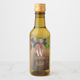 Rustic Vineyard Wood & Grapes Monogram Vinetikett