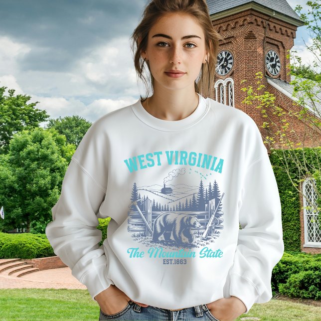 Rustic West Virginia Nature Scene with Bear T Shirt (Skapare uppladdad)
