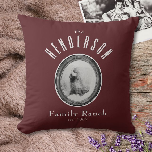 Rustic Western Ranch Buffalo Anpassningsbar Red Kudde (Skapare uppladdad)