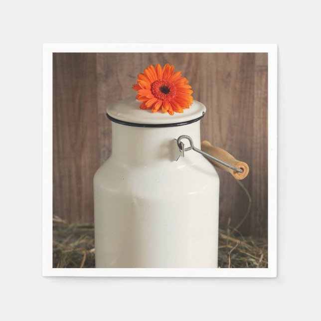 Rustic White Mjölk Jug med Orange Flowers Photo Pappersservett (Framsidan)