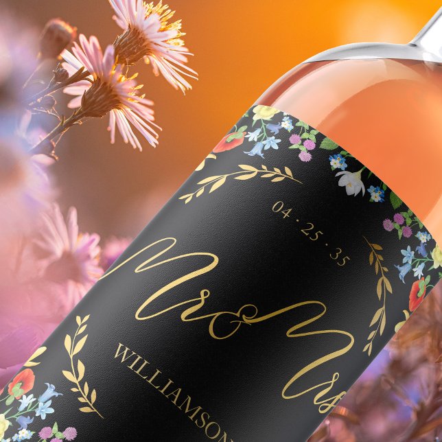 Rustic Wildblomma Mr. och Mrs Bröllopsfest Blommig Vinflaska Etikett (Rustic Wildflower Mr and Mrs Wedding Party Floral Wine Label)