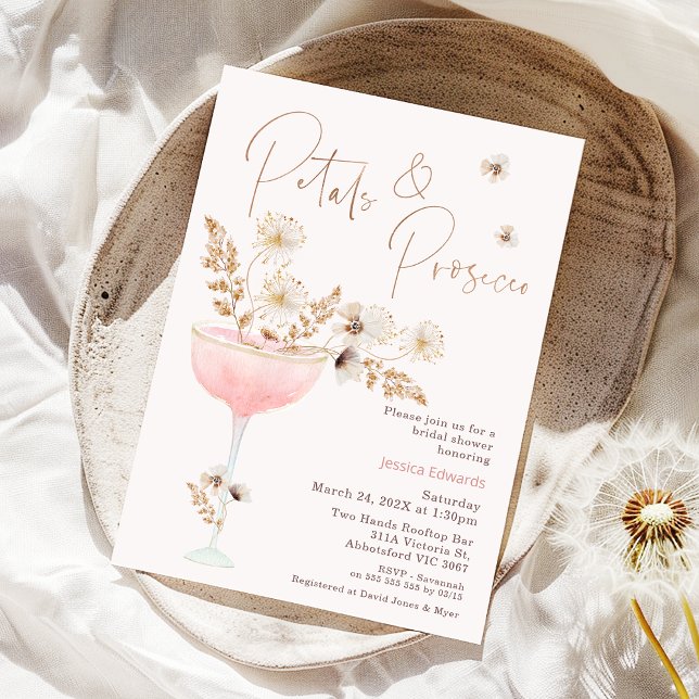 Rustic WildblomPetal Prosecco Möhippa Inbjudningar (Floral Petals and Prosecco Bridal Shower Invitation, Wildflowers Petal Prosecco Bridal Modern Rustic)