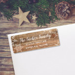 Rustic Winter Address Label Snöflingor på Wood Returadress Etikett<br><div class="desc">Denna rustiska etikett har snöflingor på träbakgrunden. Samlingen av produkter för samordning finns tillgänglig i vår butik, zazzle.com/doodlelulu*. Kontakta oss om du behöver den här designen för en specifik produkt för att skapa ditt eget unika matchande objekt! Tack så mycket för att du har sett en DoodleLulu-design med två kryp....</div>