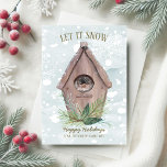 Rustic Winter Bird Låt det snöa Helgdag Card Julkort<br><div class="desc">Julkort för natur och vinter med söt mysigt svärdfågel i ett porstiskt trähus (accentuerat med en dekorativ gräs bough) säkert från utsidan av snö och snöflingor,  med "Låt det snöa" och "Glad helg" hälsning i guld. Omvänd sida är en vit fågelbark mönster.</div>