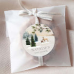 Rustic Winter Woodland Baby Shower Runt Klistermärke<br><div class="desc">De här favoritklistermärkena var designade med en mysigt skogsmiljö som ett härligt tillägg till kuverten eller partierna. Klicka på Anpassa om du vill redigera all text. Matchande objekt i vår Elegant Vinter Forest Baby Shower Collection - Designad av Cava Party Design.</div>