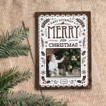 Rustic Winter Woodland Cutout-julfoto Julkort<br><div class="desc">Prisvärda helgdag för utskrift av anpassningsbar med enkla mallar för anpassning. Den här formen av vismisk neutralt har en faux-bakgrund, papper skärning med rustik natur inslag och blandad typografi. Texten lyder: "Ha en god jul". Anpassa den med foton och text. Observera att faux-träbakgrunden är en del av den tryckta utformningen...</div>