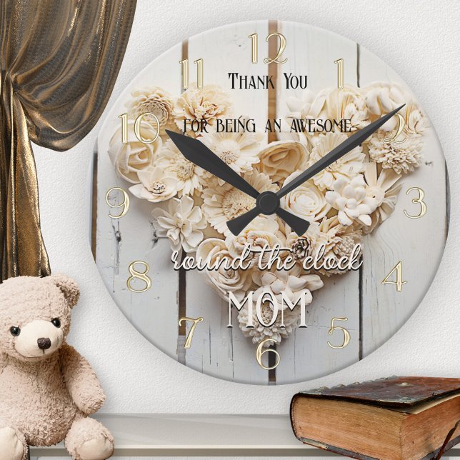Rustic Wood Blommigt Heart Mamma Rund Klocka (Skapare uppladdad)